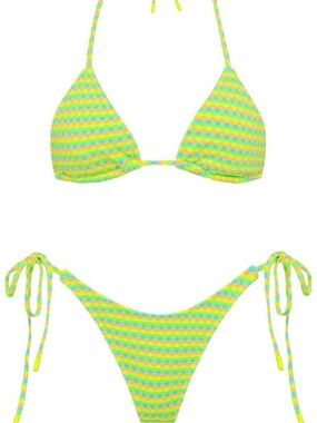 ISO- Vinca Triangl bikini in color feti! If anyone has this please reach out!